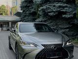 Lexus ES 300h 2022 года за 34 000 000 тг. в Алматы