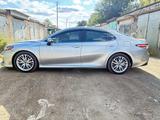Toyota Camry 2018 годаүшін12 000 000 тг. в Уральск – фото 2