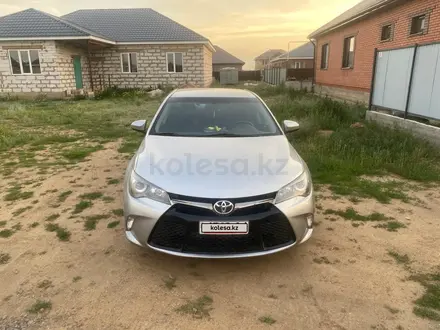 Toyota Camry 2016 года за 6 900 000 тг. в Актобе – фото 2