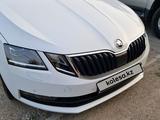 Skoda Octavia 2018 года за 8 600 000 тг. в Шымкент – фото 2