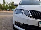 Skoda Octavia 2018 года за 8 600 000 тг. в Шымкент – фото 5
