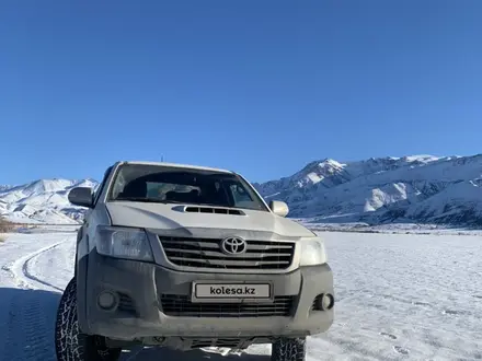 Toyota Hilux 2013 года за 7 000 000 тг. в Шымкент