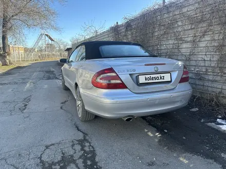 Mercedes-Benz CLK 200 2004 года за 7 000 000 тг. в Талдыкорган – фото 2