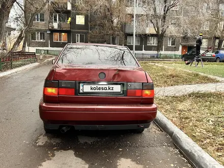 Volkswagen Vento 1996 года за 1 000 000 тг. в Караганда – фото 4