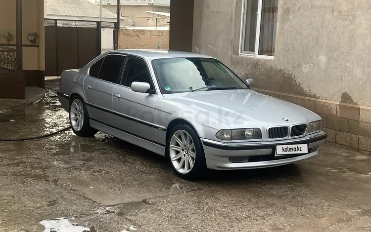 BMW 740 1994 года за 2 500 000 тг. в Шымкент
