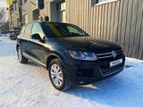 Volkswagen Touareg 2012 года за 11 500 000 тг. в Усть-Каменогорск – фото 2