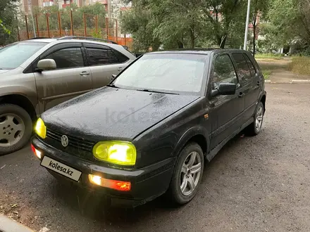 Volkswagen Golf 1995 года за 1 250 000 тг. в Караганда