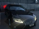 Lexus ES 300h 2013 годаүшін8 350 000 тг. в Актобе – фото 3