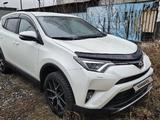 Toyota RAV4 2016 года за 11 900 000 тг. в Усть-Каменогорск