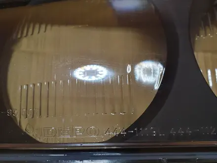 Стекло фары бмв 5 серии е39 дорестайлинг с белым поворотником за 75 000 тг. в Алматы – фото 4