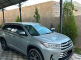 Toyota Highlander 2017 года за 11 000 000 тг. в Шымкент – фото 2