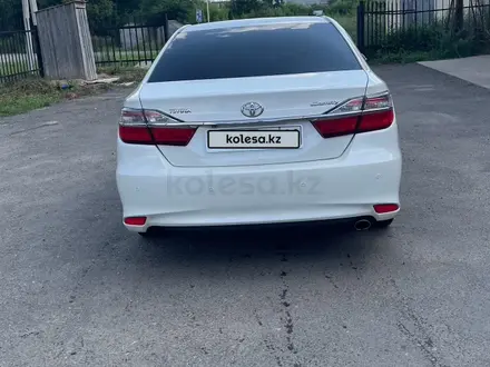 Toyota Camry 2016 года за 10 300 000 тг. в Усть-Каменогорск – фото 3