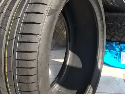 Комплект летних шин для BMW X7 Pirelli P Zero RFT R22 за 1 450 000 тг. в Алматы – фото 8