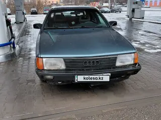 Audi 100