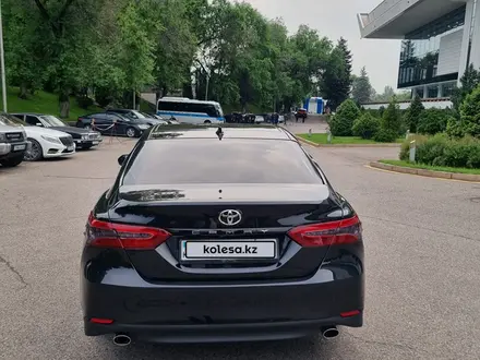 Toyota Camry 2023 года за 15 700 000 тг. в Алматы – фото 4