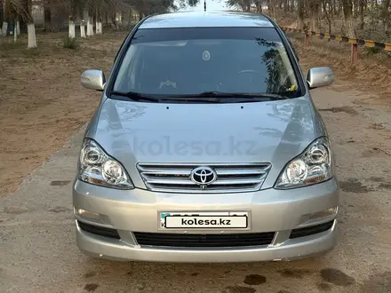 Toyota Ipsum 2004 года за 5 000 000 тг. в Атырау