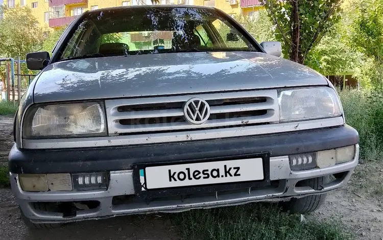 Volkswagen Vento 1993 годаfor1 100 000 тг. в Актобе