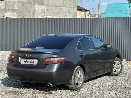 Toyota Camry 2007 года за 6 200 000 тг. в Актобе – фото 4