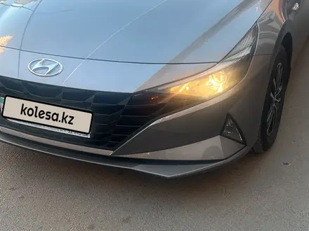 Hyundai Elantra 2021 года за 8 400 000 тг. в Караганда