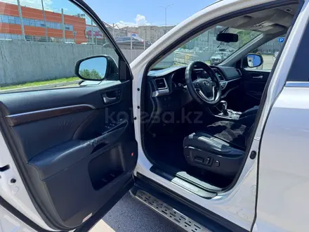 Toyota Highlander 2014 года за 13 000 000 тг. в Алматы – фото 17