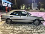 Mercedes-Benz C 180 1994 года за 2 300 000 тг. в Петропавловск – фото 2