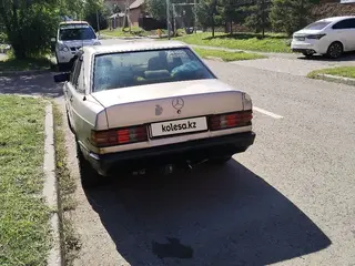 Mercedes-Benz 190