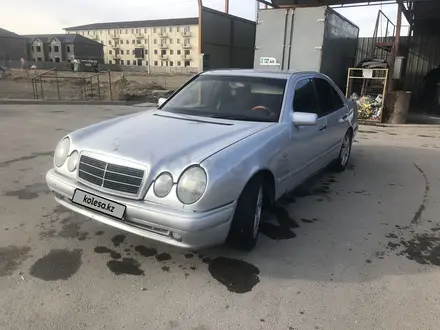 Mercedes-Benz E 230 1995 года за 2 200 000 тг. в Тараз – фото 4