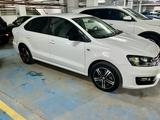 Volkswagen Polo 2020 года за 7 650 000 тг. в Астана – фото 2