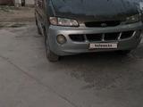 Hyundai Starex 1998 года за 1 300 000 тг. в Туркестан – фото 2