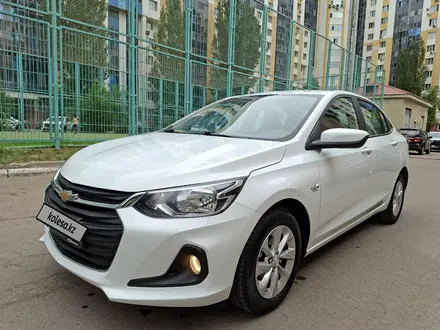 Chevrolet Onix 2023 года за 5 280 000 тг. в Астана
