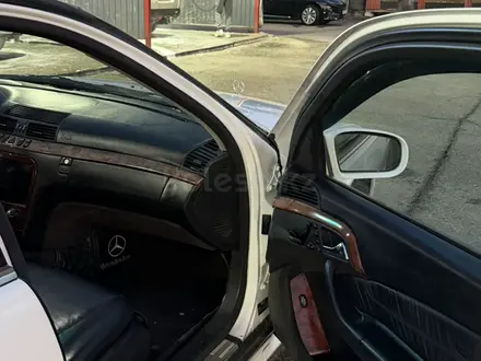 Mercedes-Benz S 320 2001 года за 4 300 000 тг. в Алматы – фото 17