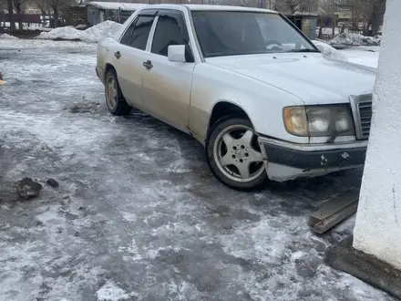 Mercedes-Benz E 230 1990 года за 1 000 000 тг. в Караганда