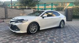 Toyota Camry 2019 года за 12 800 000 тг. в Алматы