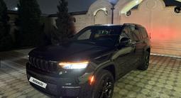 Jeep Grand Cherokee 2023 года за 27 500 000 тг. в Алматы