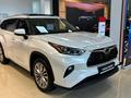 Toyota Highlander Luxe 2025 года за 43 790 000 тг. в Уральск