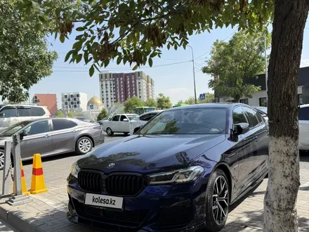 BMW 530 2022 года за 26 500 000 тг. в Шымкент – фото 2