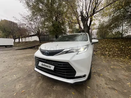 Toyota Sienna 2023 года за 21 000 000 тг. в Алматы – фото 3