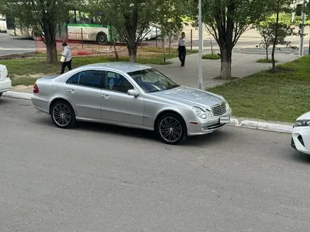 Mercedes-Benz E 240 2004 года за 5 500 000 тг. в Астана – фото 3