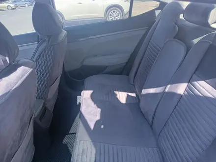 Hyundai Elantra 2017 года за 6 700 000 тг. в Актау – фото 2