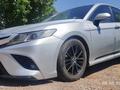 Toyota Camry 2018 года за 8 000 000 тг. в Алматы – фото 9