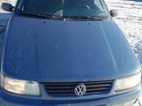 Volkswagen Passat 1993 годаүшін2 500 000 тг. в Рудный