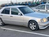 Mercedes-Benz E 220 1993 года за 1 980 000 тг. в Экибастуз