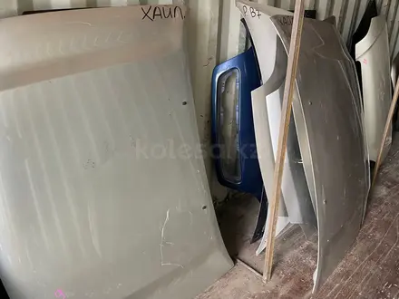 Капот за 12 000 тг. в Караганда