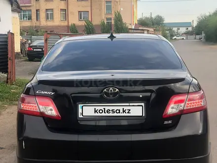 Toyota Camry 2011 года за 7 600 000 тг. в Астана – фото 2