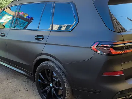 BMW X7 2023 года за 70 000 000 тг. в Астана – фото 2