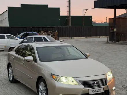 Lexus ES 300h 2015 года за 8 200 000 тг. в Атырау