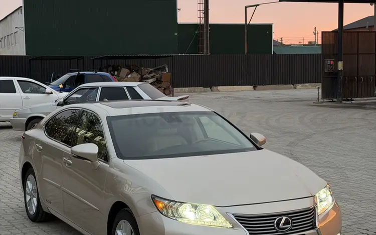 Lexus ES 300h 2015 года за 8 200 000 тг. в Атырау