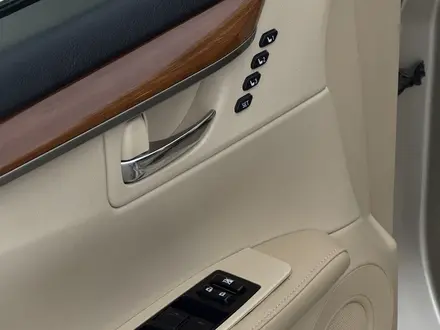Lexus ES 300h 2015 года за 8 200 000 тг. в Атырау – фото 14