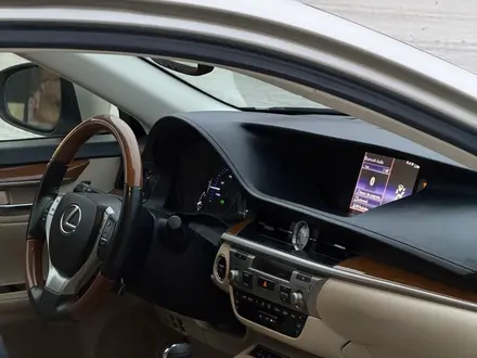 Lexus ES 300h 2015 года за 8 200 000 тг. в Атырау – фото 16