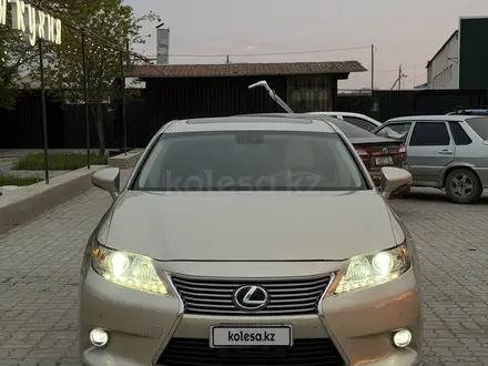 Lexus ES 300h 2015 года за 8 200 000 тг. в Атырау – фото 2